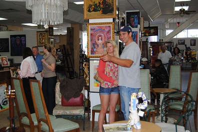 Grace Cafe Client purchasing Artwork